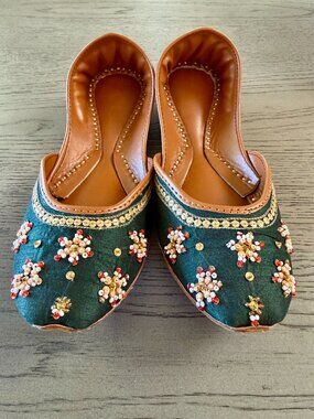 NEW Indian Jutti Mojari Flats Womens Sz 8.5 - 9 Teal Beaded Embroidered Shoes